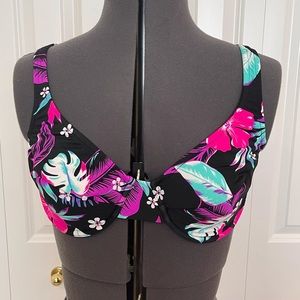 NWOT Venus floral bikini top 34D